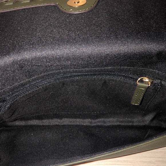 Army Green Clutch With Beautiful Gold Chain Vince Camuto Women’s EUC - Picture 8 of 9